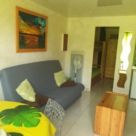 Studio cabine familial, rez de chaussée,piscine et parking privés, hotelli kohteessa Palavas-les-Flots