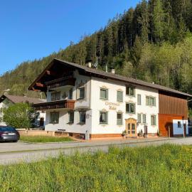 Gästehaus Huber, hotel v destinaci Holzgau