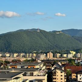 KOA - Twin Tower, hotel v mestu Braşov