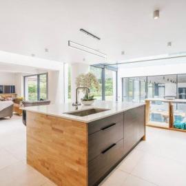Luxury 8 bedroom home with leisure wing