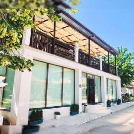 Villa Adrian, hotel u gradu Škorpilovci
