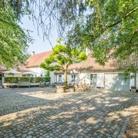 Fantastische vakantiewoning aan het bos, Hotel in Wingene
