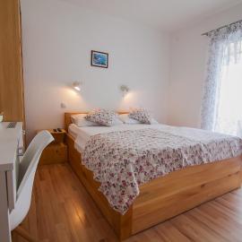 Kos Apartments, hotel in Bol