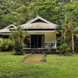 Armadillo Bungalows, walk to the Beach - Santa Teresa