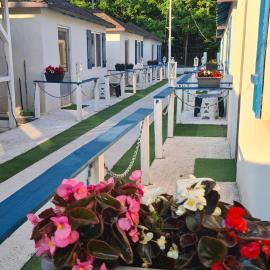 Viesnīca Holiday Village Eforijes ziemeļos