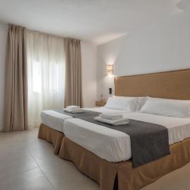 Alojamientos Turísticos Cardona Apartamento Hab Superior, hotel em Es Pujols