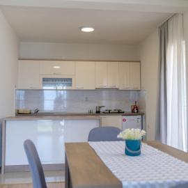 VILA NAUM