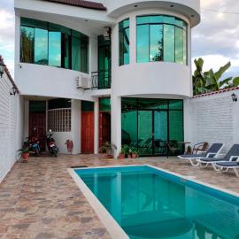 Alojamiento Familiar Villa Palmeras, hotel in Tarapoto