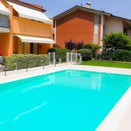 Nuova casa al lago con piscina