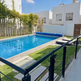 Acogedora y amplia casa, alberca climatizada previa reserva, hotel sa Juriquilla