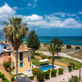 The Olympians Villas, מלון בפוליס כריסוכוס