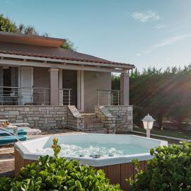 Neptune Sea House - Beachfront