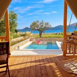 AURAS - Glamping Eco Resort, хотел в Биоград на Мору