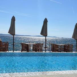 Sunny apartman u resortu, Petrčane, apartman za 4!, hotel v destinácii Petrcane