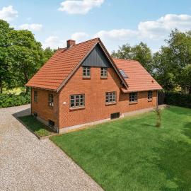 Awesome Home In Bække With Kitchen, hotel Bække városában