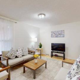 3-Bed 3-Bath Cozy Vacation House in Ajax, Greater Toronto Area, ON, Canada, hotel en Ajax