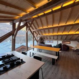 Chalet Des Legendes, hotel a La Combe