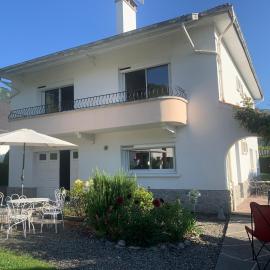 Villa de charme jardin vue sur montagnes rénovation 2026