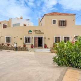 Viesnīca Hotel Marina pilsētā Anoeja