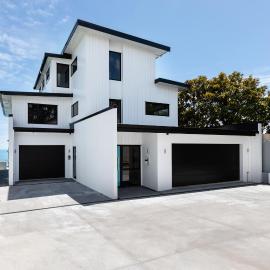 Oakura Beach Front Apartments, hótel í Oakura