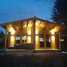 Bishy Barnabees country lodge with hot tub, hótel í Swaffham
