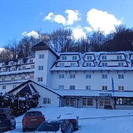 KOPAONIK-GONDOLA 100m, hotel in Brzeće