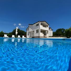 Family Villa Jelena, Cista Provo