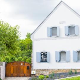 Deres Apartmanház, khách sạn ở Lókút