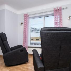 Two bathrooms Free parking Beds for 9 pers Great view, hotel v mestu Grundarfjordur