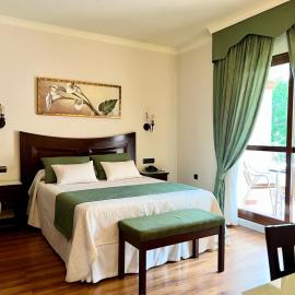 Los Dólmenes, hotel v mestu Antequera