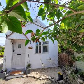 My Little Studio, hotel in Farmborough