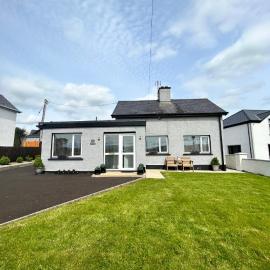 Eddies Lodge & Spa 3 bedroom cottage, hotel in Dungiven