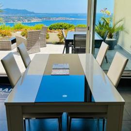 VUE MER IMPRENABLE ET PISCINE