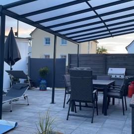 modern house with pool - 3 bedrooms 2 Bathrooms, hotel v destinaci Memmingen