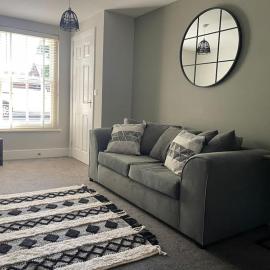 Oak House by ShortStays4U A Modern 3Bedroom Townhouse with free parking in town centre!