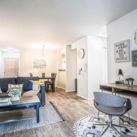 Modern Microsoft Redmond Campus Condo with Balcony – hotel w mieście Bellevue
