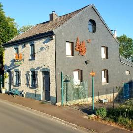 Aux deux amis, hotel in Stavelot