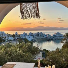Magnifique Villa sur la plage de Piso Livadi - Paros, hotel in Piso Livadi