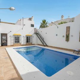 Casa Rural Berraquero, hotel in La Lantejuela