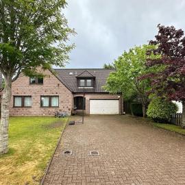 Dako Villa, Aberdeen Airport