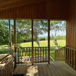 Breckland Lodge 3 with Hot Tub: Belladrum şehrinde bir otel