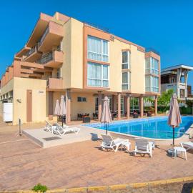 Royal Marina Beach، فندق في تشيرنوموريتس
