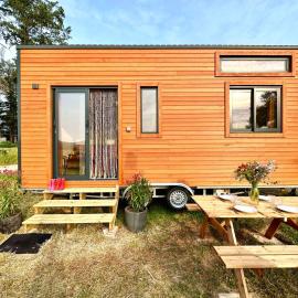 Tiny House et chevaux, hotelli kohteessa Le Breuil