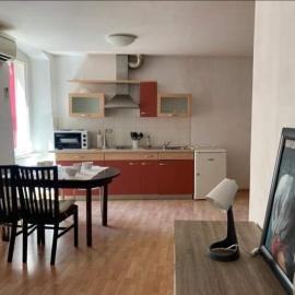 Spacious APARTMENT NOBILE RELAX IN A HISTORICAL OLD HOUSE, hotel v Kopri