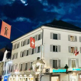 Hotel Stadthof Glarus, מלון בגלארוס