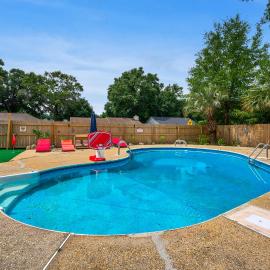 Private oasis, Pool, Downtown PNS & Beach 3BR-2,5BT
