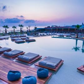 SENSEANA Sea Side Resort & Aquadventure, hotelli Hersonissoksessa