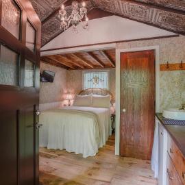 Vintage Wild West Tiny Hotel in the Woods!、Pine Cityのホテル