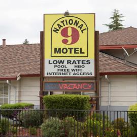 National 9 Motel، فندق في سانتا كروز