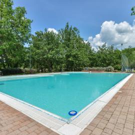 3 Charming Private Home with Pool, BBQ, Wi-Fi & Free Parking, hotel in Castel del Piano